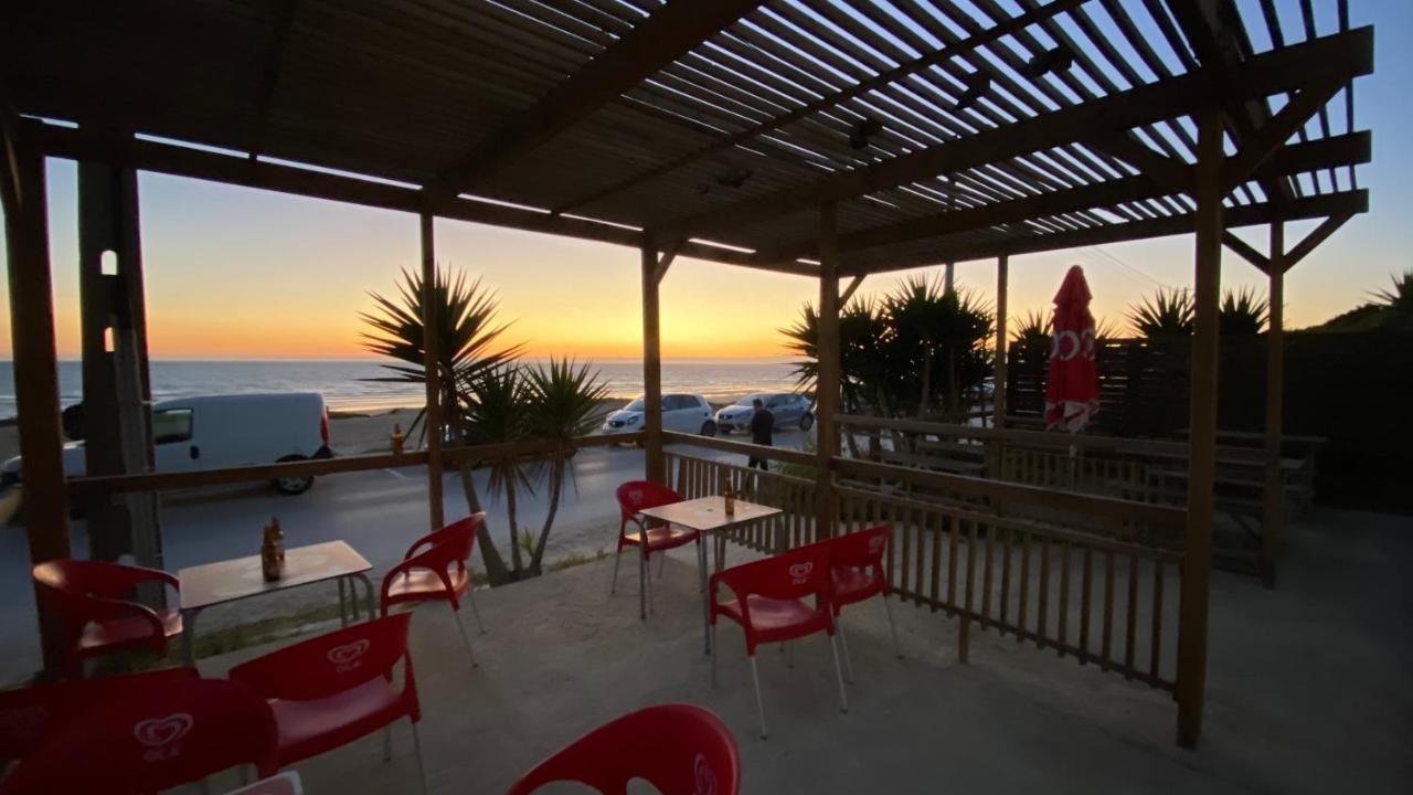 Rock'S Beach Spot Front กอสตา ดา กาปาริกา ภายนอก รูปภาพ