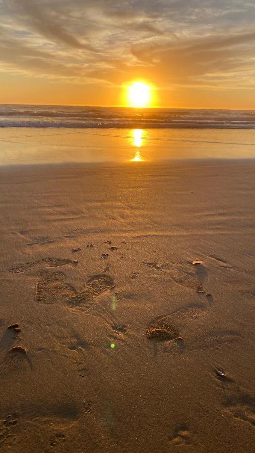 Rock'S Beach Spot Front กอสตา ดา กาปาริกา ภายนอก รูปภาพ